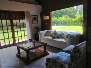 Foto 3 de Alquiler temporario  verano 2026 Casa en  Golfers c.c