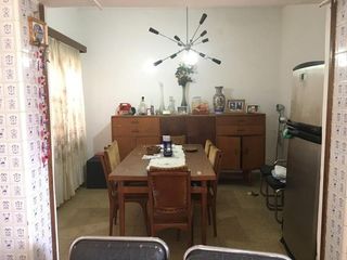 Foto 11 de VENDO CASA DE 4 DORMITORIOS CON DEPTO DE 2 DORMITORIOS Y GALPON