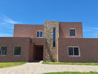 Foto 1 de Casa en  Venta en Haras Santa Maria