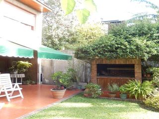 Foto 1 de IMPORTANTE CHALET CUATRO AMBIENTES! RESIDENCIAL EXCLUSIVO!