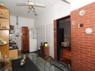 Foto 31 de Casa • 6 ambientes • retasado Excelente estado • Humaita 7200