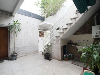 Foto 25 de Casa • 6 ambientes • retasado Excelente estado • Humaita 7200