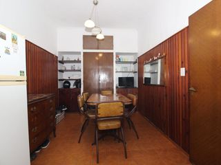 Foto 19 de Casa • 6 ambientes • retasado Excelente estado • Humaita 7200