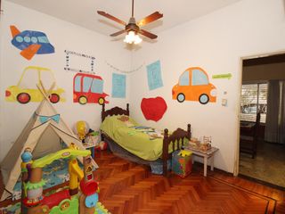 Foto 11 de Casa • 6 ambientes • retasado Excelente estado • Humaita 7200