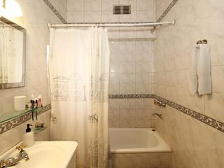 Foto 40 de Casa • 6 ambientes • retasado Excelente estado • Humaita 7200