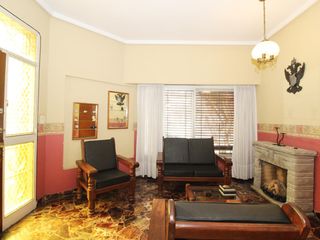 Foto 7 de Casa • 6 ambientes • retasado Excelente estado • Humaita 7200