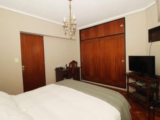 Foto 45 de Casa • 6 ambientes • retasado Excelente estado • Humaita 7200