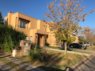 Foto 2 de Venta Casa APTO CREDITO en Barrio San Isidro Labrador Villanueva Tigre
