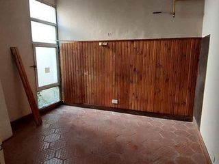 Foto 2 de CASA PARA USO COMERCIAL - A METROS PLAZA COLON -