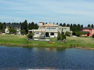 Foto 7 de Espectacular casa en venta, estilo Victoriana Francesa sobre la LAGUNA en San Francisco, Villanueva, Tigre