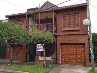 Foto 1 de Chalet en Venta en Quilmes Oeste