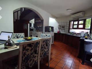 Foto 12 de En Venta Casa 4 dormitorios con Pileta, B°Cumelén, Neuquén
