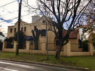 Foto 1 de Casa 5 dormitorios venta en Don Torcuato