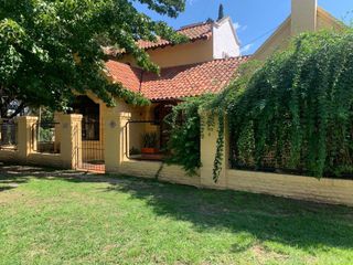 Foto 2 de Casa 5 dormitorios venta en Don Torcuato