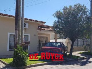 Foto 1 de Casa en Venta en Quilmes Oeste