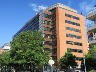 Foto 1 de Oficina en Puerto Madero alquiler en edificio de categoría