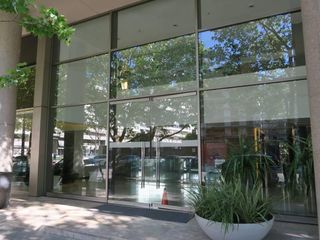 Foto 2 de Oficina en Puerto Madero alquiler en edificio de categoría