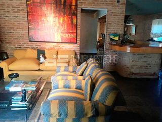 Foto 2 de D. Esteche Realty