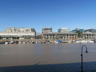 Foto 12 de Oficina en Alquiler con vista al rio en excelente estado lista para ocupar