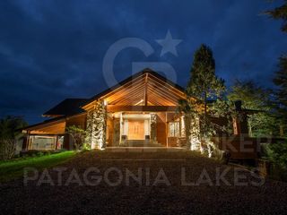 Foto 5 de VENTA Casa de lujo 552 m2 lote 2242 m2 barrio cerrado con vistas 360 a los lagos Villa la Angostura