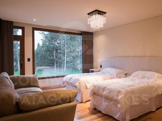 Foto 20 de VENTA Casa de lujo 552 m2 lote 2242 m2 barrio cerrado con vistas 360 a los lagos Villa la Angostura