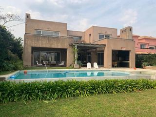 Foto 2 de EXCELENTE CASA A LA LAGUNA