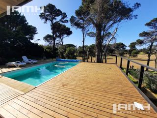 Foto 1 de Casa en  Venta Vista al Golf Pinamar