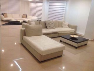Foto 3 de SE VENDE REMODELADO APARTAMENTO AMPLIO EXCLUSIVO EL GOLF