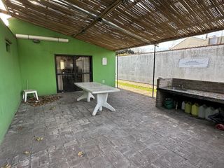 Foto 8 de Quincho con pileta. 34 y 143. lote de 600 mts2