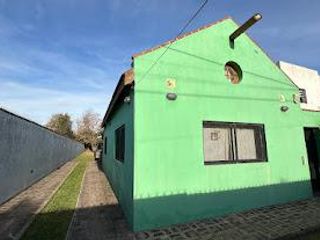 Foto 3 de Quincho con pileta. 34 y 143. lote de 600 mts2