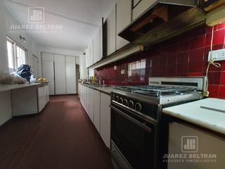 Foto 5 de Venta - Casa de 4 dormitorios - General Bustos 111 - Barrio Independencia