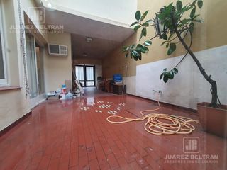 Foto 7 de Venta - Casa de 4 dormitorios - General Bustos 111 - Barrio Independencia