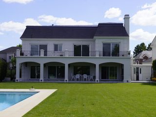 Foto 1 de Casa venta  B° Septiembre-Lote interno-Maschwitz-Escobar-6 ambientes-Pileta-Amenities-LOSA RADIANTE