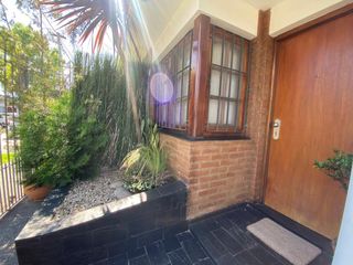 Foto 2 de Departamento en  venta de 3 ambientes con cochera