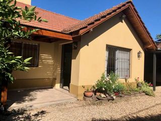 Foto 2 de Impecable Chalet estilo Moderno - Bo. Abierto Green Hills - Ing. Maschwitz - Escobar