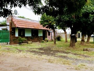 Foto 2 de Casa en venta - 3 Dormitorios 1 Baño - 900Mts2 - Lisandro Olmos, La Plata
