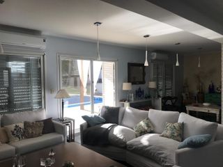 Foto 9 de Lencke vende-extraordinaria casa inglesa reciclada a nuevo, gran lote de 2646 m2