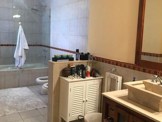 Foto 24 de Lencke vende-extraordinaria casa inglesa reciclada a nuevo, gran lote de 2646 m2