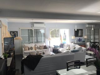 Foto 11 de Lencke vende-extraordinaria casa inglesa reciclada a nuevo, gran lote de 2646 m2