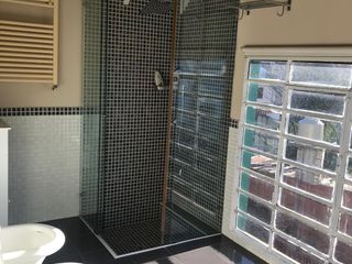 Foto 38 de Lencke vende-extraordinaria casa inglesa reciclada a nuevo, gran lote de 2646 m2