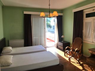 Foto 5 de Lencke vende-extraordinaria casa inglesa reciclada a nuevo, gran lote de 2646 m2