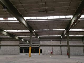 Foto 2 de GALPON EN ALQUILER QUILMES OESTE.