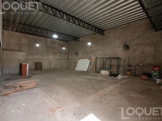 Foto 12 de Departamento, galpón y local comercial en zona comercial
