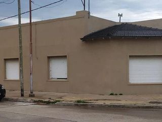 Foto 1 de Casa en venta - 3 dormitorios 2 baños 120mts2 - Necochea