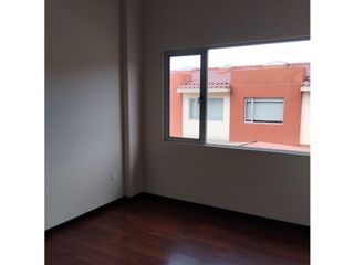 Foto 7 de Lumbisi, Casa en Renta, 180m2, 3 Habitaciones