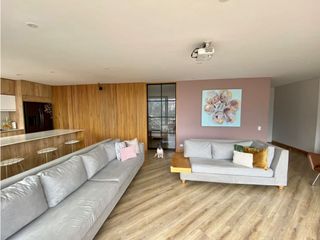 Foto 10 de VENDO APARTAMENTO REMODELADO EN EL POBLADO