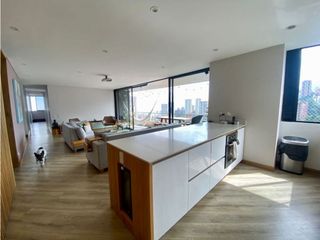 Foto 2 de VENDO APARTAMENTO REMODELADO EN EL POBLADO