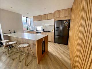 Foto 1 de VENDO APARTAMENTO REMODELADO EN EL POBLADO