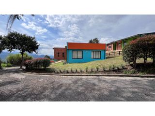 Foto 2 de Vendo linda casa en pacho con inmejorable vista.zona verde privada