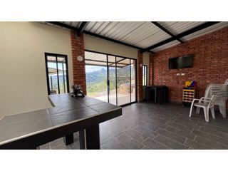 Foto 11 de Vendo linda casa en pacho con inmejorable vista.zona verde privada